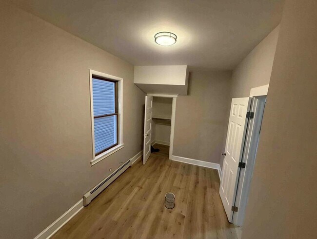 Photo - 71 W 17th St