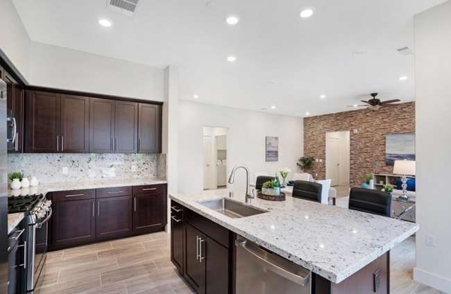 Photo - 370 Riesling Ave Unit 33