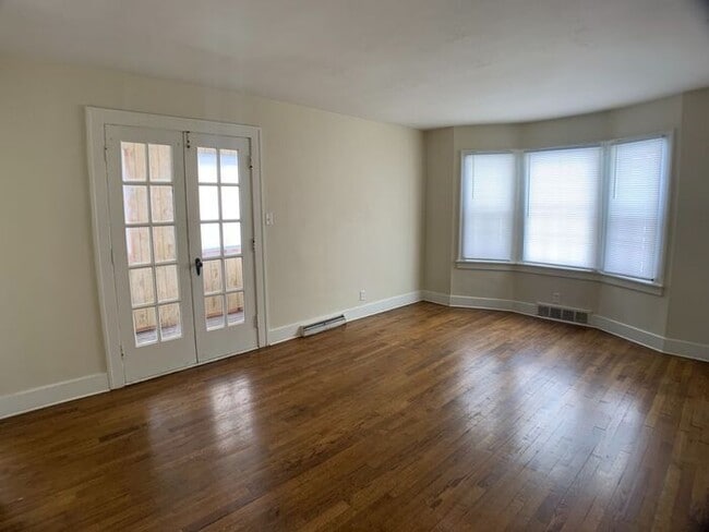 Building Photo - Duplex in Niles Rental