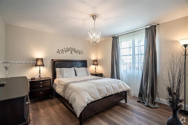 Building Photo - 1245 SW 46th Ave Unit 1215 Rental