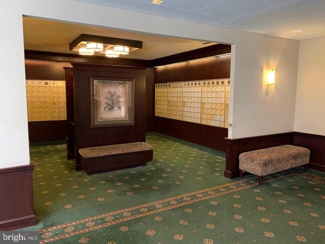 Photo - 3701 S George Mason Dr Unidad 710N