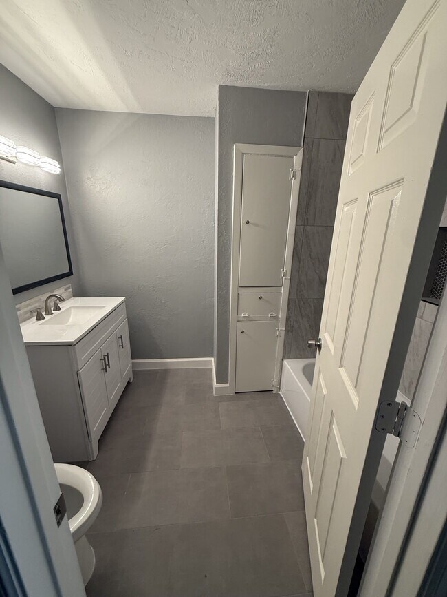 Photo - 5218 Cortelyou Ln