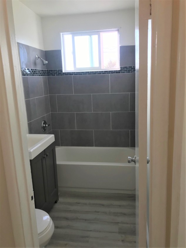 Photo - 229 E 57th St (Long Beach, CA)