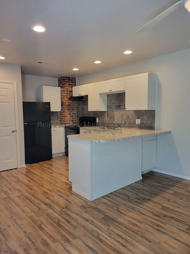 Photo - 727 S Olympia Ave