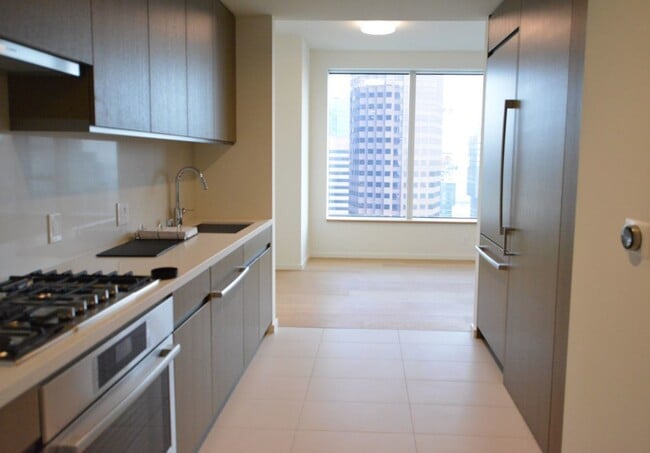 Building Photo - Brand New Luxury unit in the Heart of Downdown LA