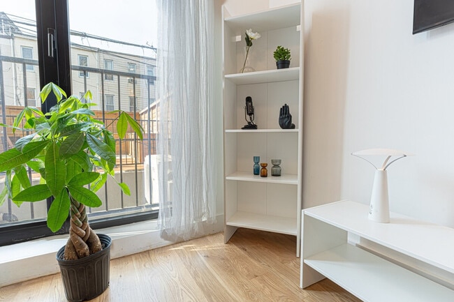 Photo - 251 Covert St. Unidad SI ID1515249P