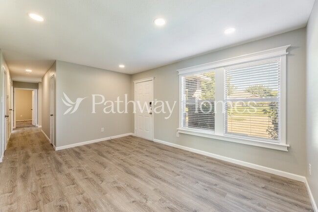 Photo - 1679 Chesterwood Dr