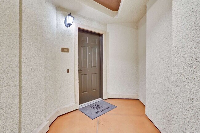 Photo - Spacious 3 Bed, 2 Bath with 2 Private Garages, Extra Storage & Resort Style Amenities Unidad 100