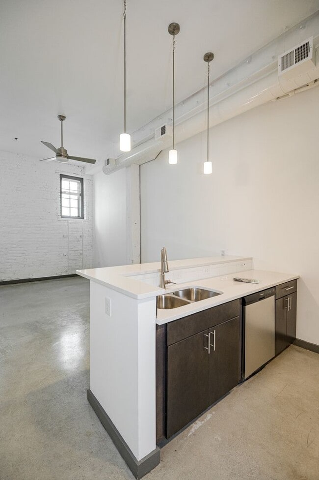 Photo - Downstairs Flat by Bike Rack with Washer &... Unit 6104