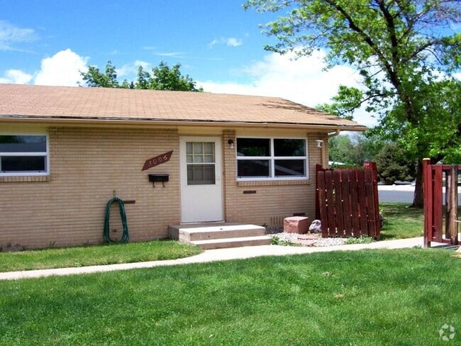 Building Photo - 3006 Butternut Dr Unit 3006 Rental