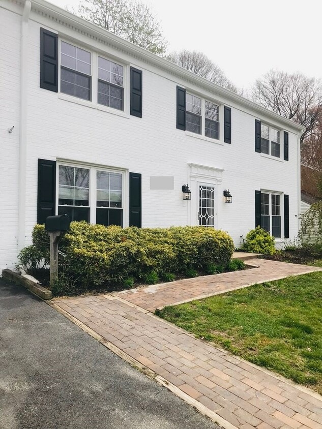 Photo - 1803 Great Falls St (McLean, VA)