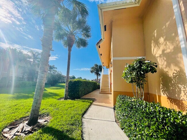 Photo - 291 SW Palm Dr Unit 202