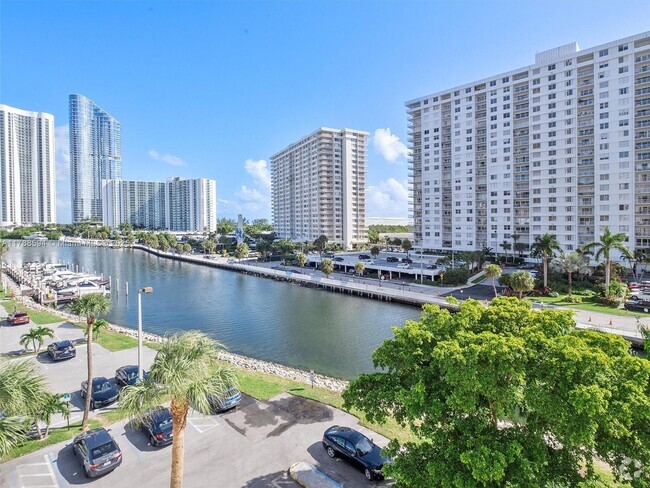 Building Photo - 400 Kings Point Dr Unit 523 Rental