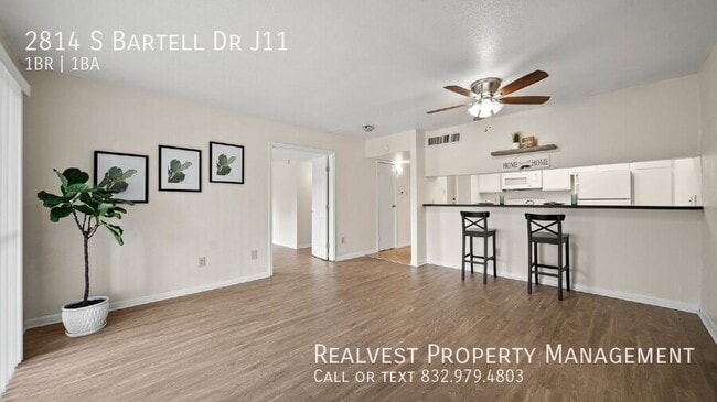 Building Photo - 2814 S Bartell Dr Rental