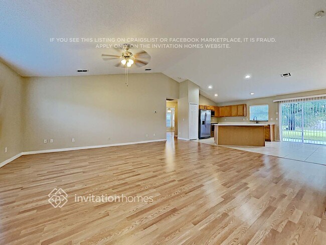 Photo - 1047 Lakeview Oaks Dr