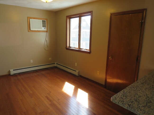 Photo - 1 Winchester Pl Unit 2