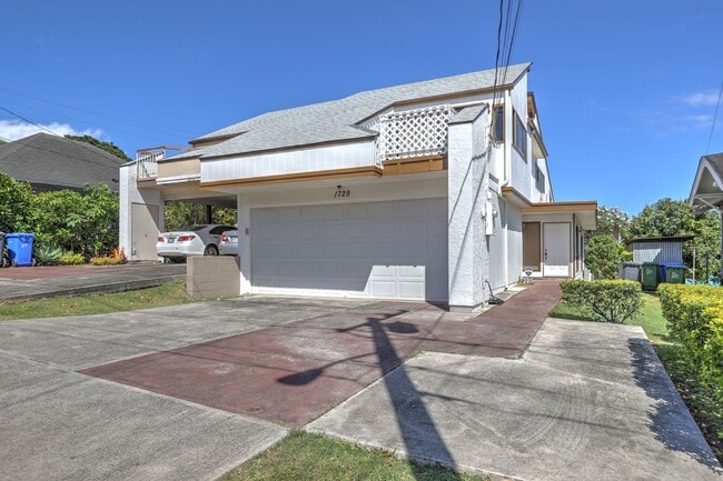 Building Photo - 3 Bedroom, 2.5 Bathroom Home with Photovol...