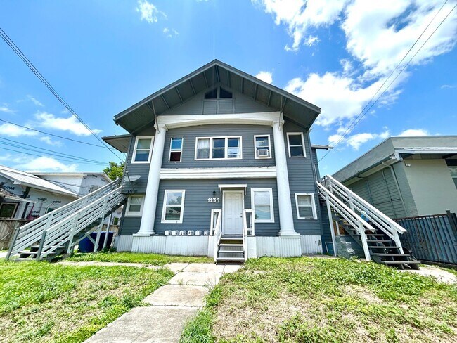 Building Photo - Downstairs 1BD/1BA Near San Antonio College – Easy Access, Central Location!
