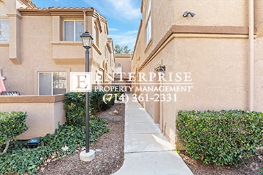 Building Photo - Beautiful Townhome (2432 Moon Dust)