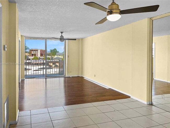 Building Photo - 1777 SE 15th St Unit 302 Rental
