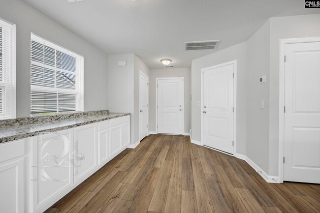 Photo - 2058 Mapleton Dr