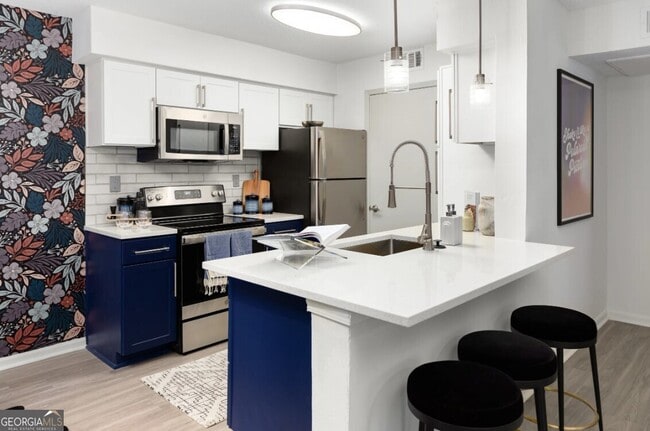 Building Photo - 6873 Peachtree Blvd Unit 71-114