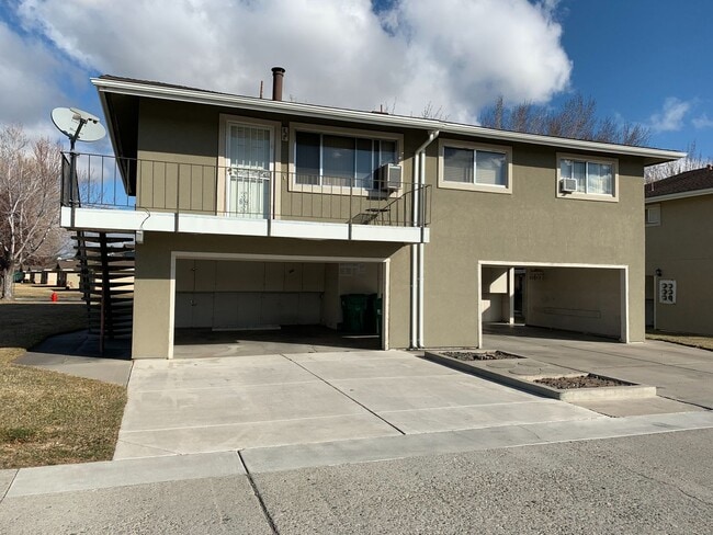 Photo - ONLY $1,500 PER MONTH FOR THIS SUPER CUTE , SPACIOUS 2 BEDROOM / 1 BATHROOM CONDO CENTRALLY LOCAT...