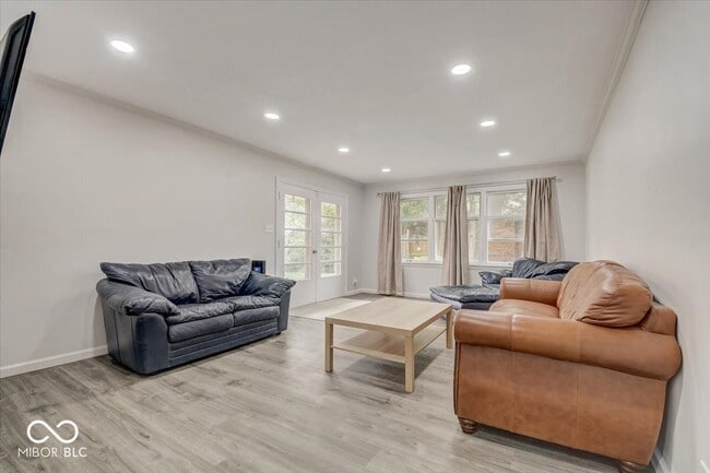 Photo - 2203 Cord St