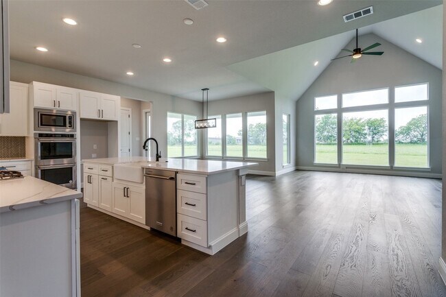 Photo - 709 Lexington Ln