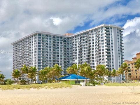 Building Photo - 405 N Ocean Blvd Unit 766