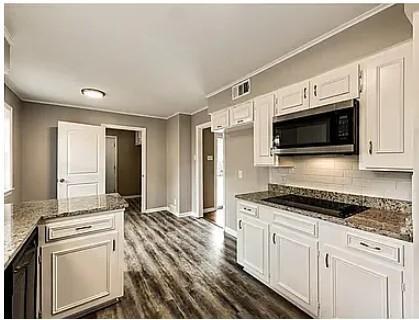 Photo - 6826 Kingsbury Dr