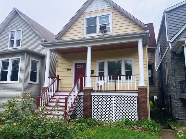 Building Photo - 3827 N Albany Ave Rental