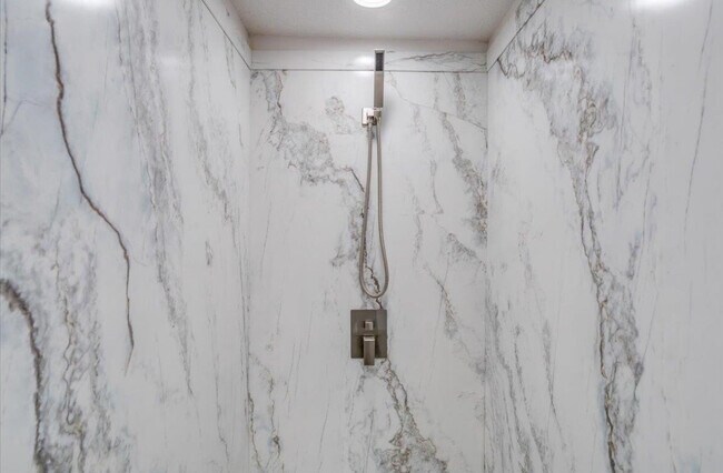 Photo - 710 North St