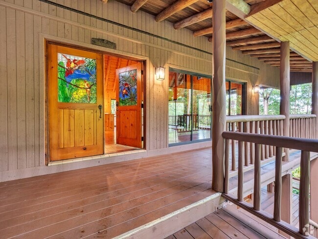 Building Photo - Upstairs: 2 bedrooms 1 bathroom spacious l... Rental