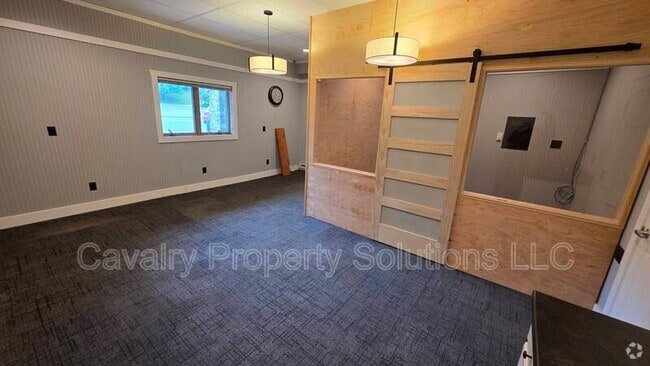 Building Photo - 3947 E Calvary Rd Rental