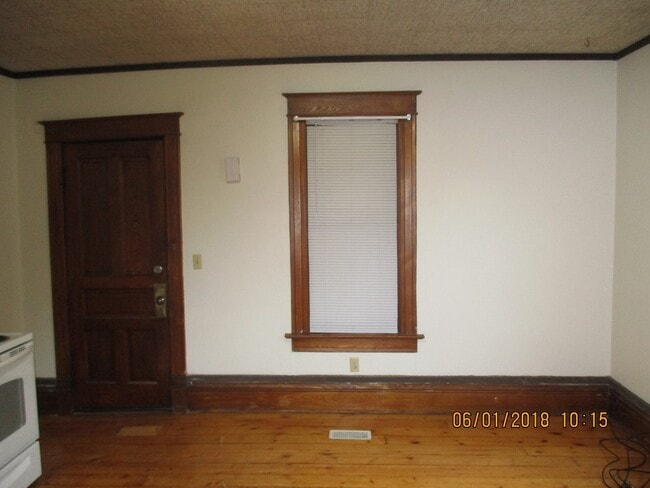 Living room - 510 9th St N Unit 510