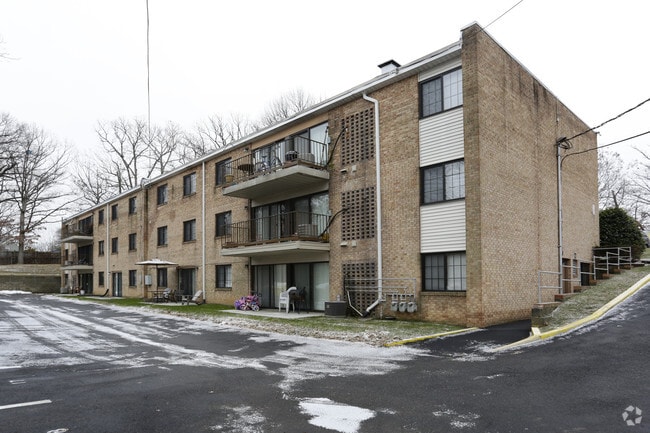 Building Photo - 5105 10th Pl S Rental