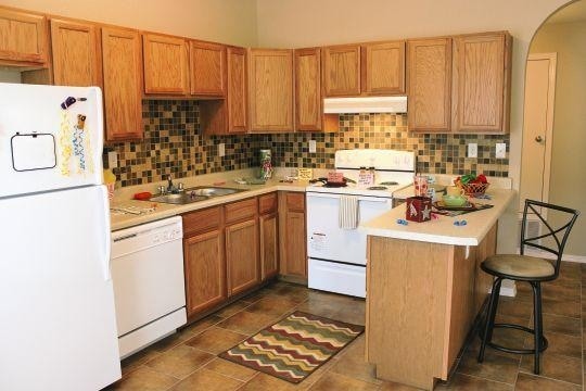 Kitchen - La Jolla Place Apartments