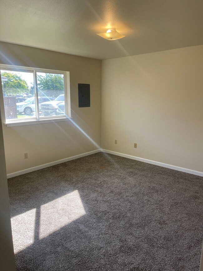 Building Photo - 1011 E 19th Ave Unit A