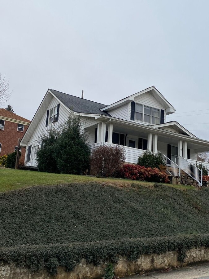 Cute Apartment, 1 block for Downtown Mars ... - Cute Apartment, 1 block for Downtown Mars ...