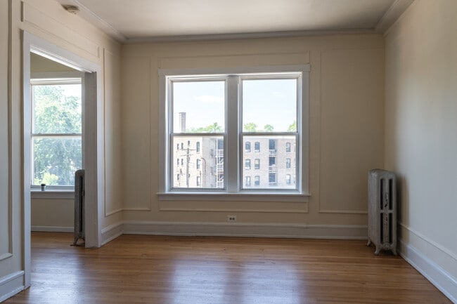 Building Photo - 2712 N Milwaukee Ave Unit 304