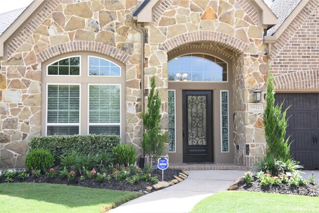 Photo - 5922 Solara Ledge Ln