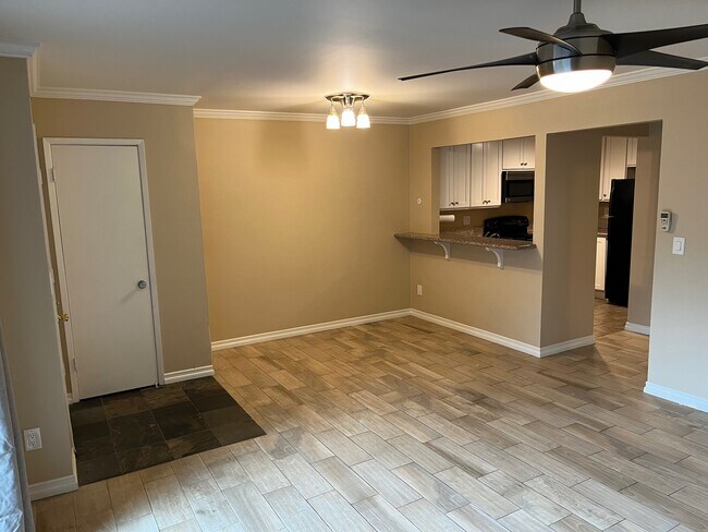Photo - 3238 Ashford St Unit F