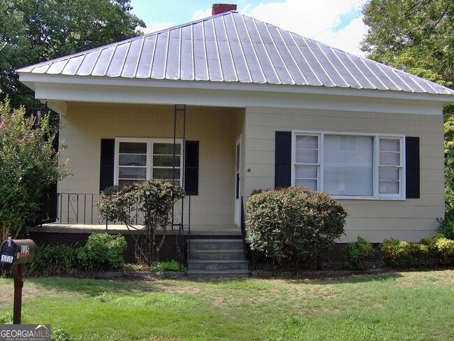 Photo - 175 Inglewood Ave House