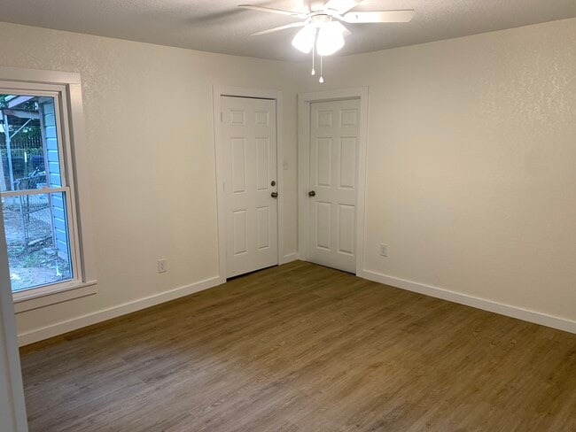 Photo - 3900 Sanger Ave