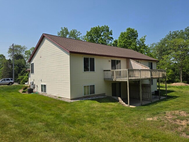 Photo - 1623 Lamberton Lake Dr NE