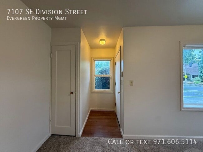 Photo - 7107 SE Division St