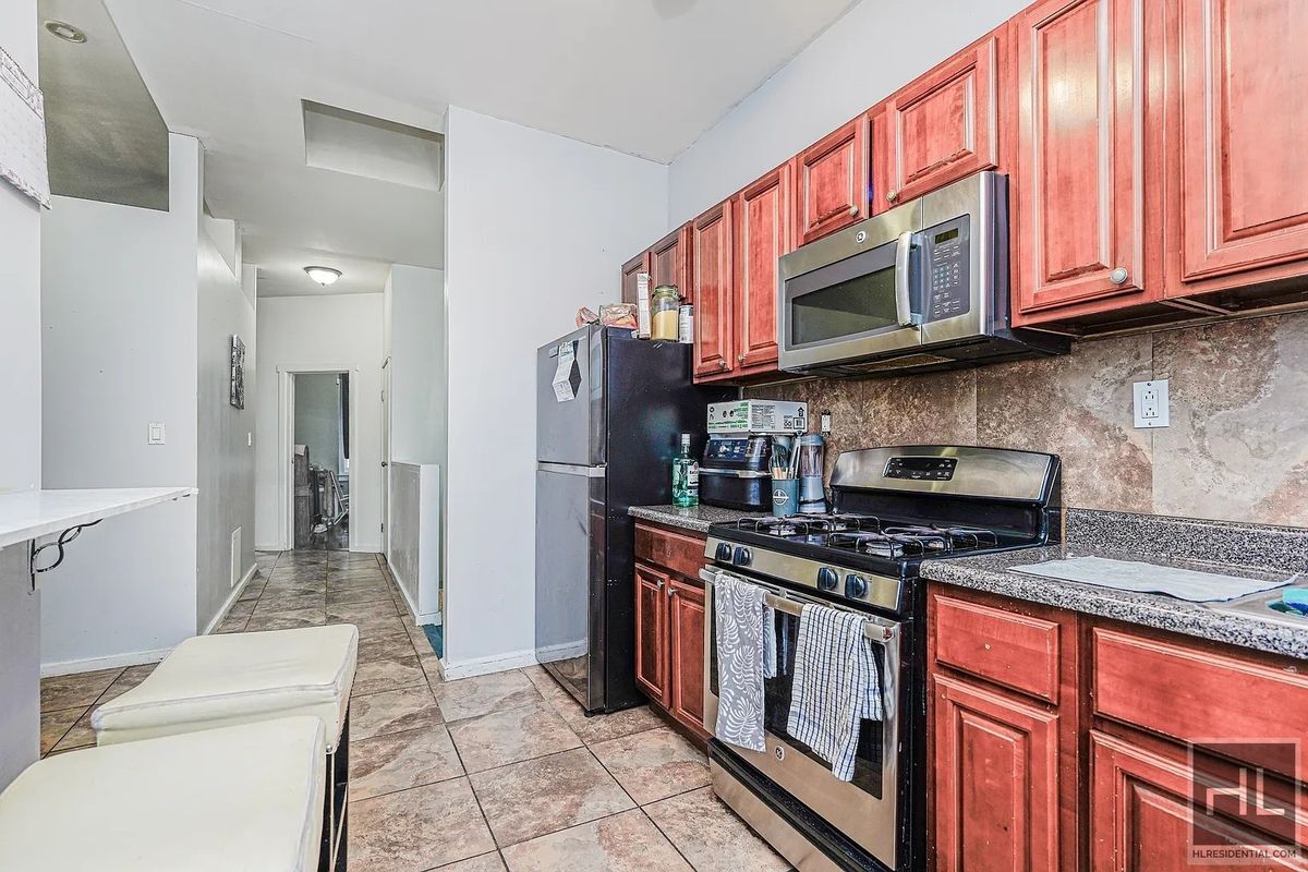 Photo - Bay Street Unit 587