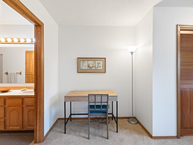 Photo - 1712 W Olive St