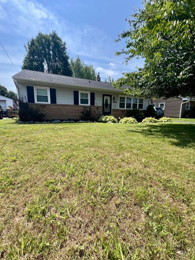 Photo - 3-Bedroom Single Family Home in Bristol! Available Mid-September!